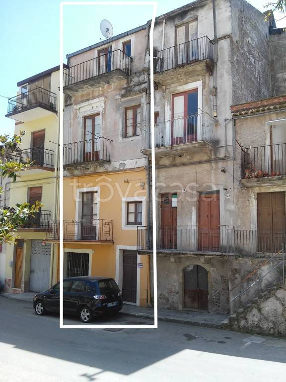 Casa Indipendente in in vendita da privato a Francavilla di Sicilia piazza Sperlinga