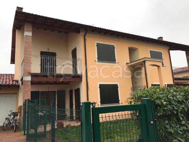 Appartamento in vendita a Castelverde via Ettore Panni