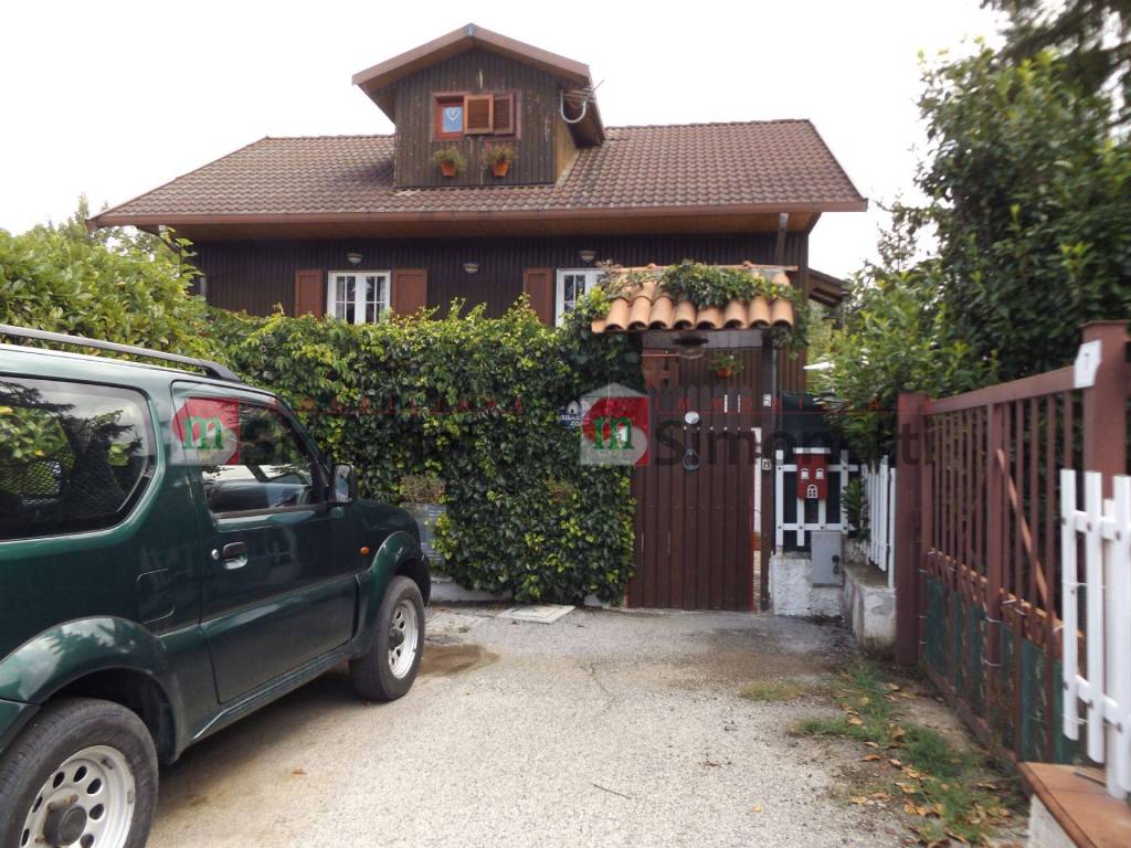 Villa in vendita a Oricola via l'Aquila, 5