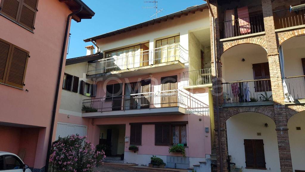 Appartamento in in vendita da privato a Solbiate con Cagno piazza della Chiesa, 3