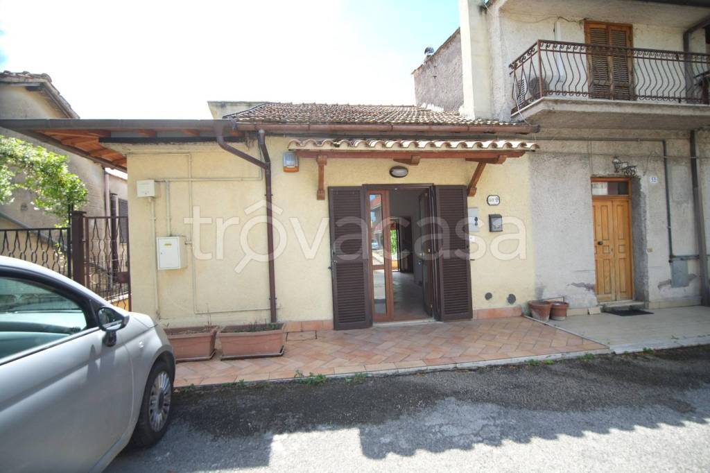 Villa Bifamiliare in vendita a Poggio Nativo viale Roma