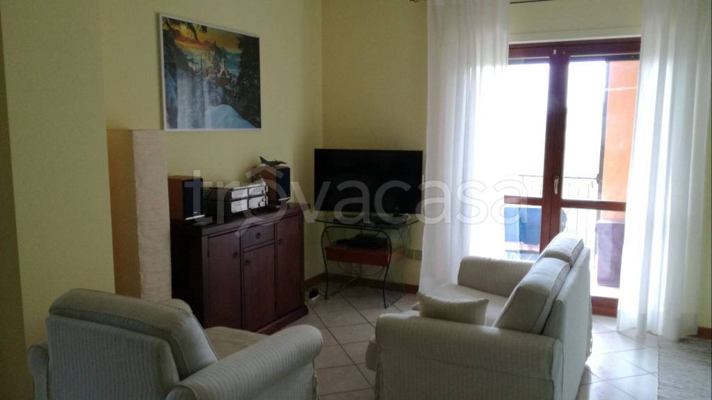 Appartamento in in affitto da privato a Monterotondo via Volturno, 11