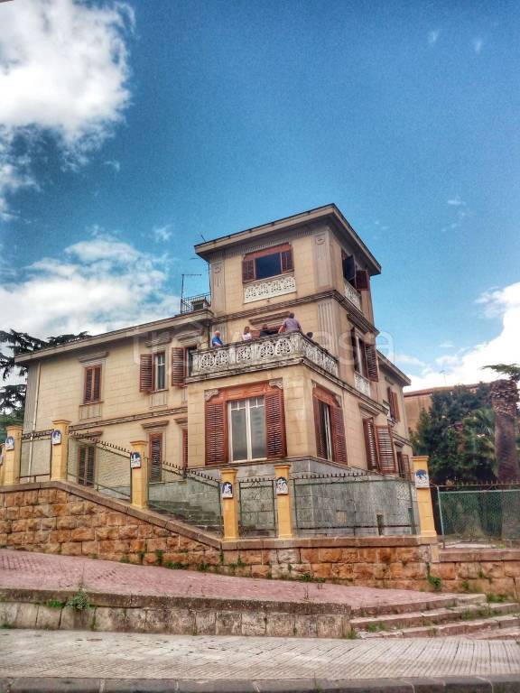 Villa Bifamiliare in in vendita da privato a Caltanissetta via Messina, 85