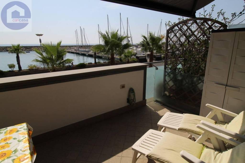 Appartamento in vendita a San Lorenzo al Mare via Aurelia, 3