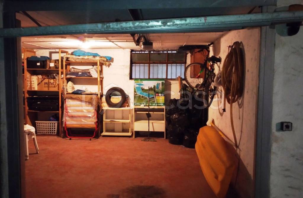 Garage in vendita a Ventimiglia lungomare Trento Trieste, 17