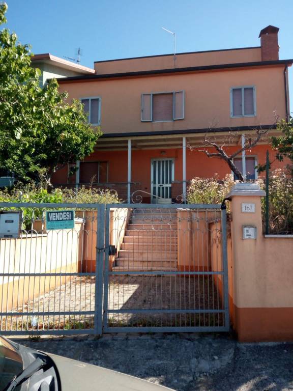 Villa a Schiera in in vendita da privato a Castelpagano via Roma, 167