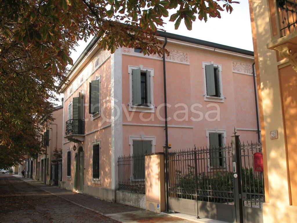 Villa in in vendita da privato a Boretto via Roma, 28