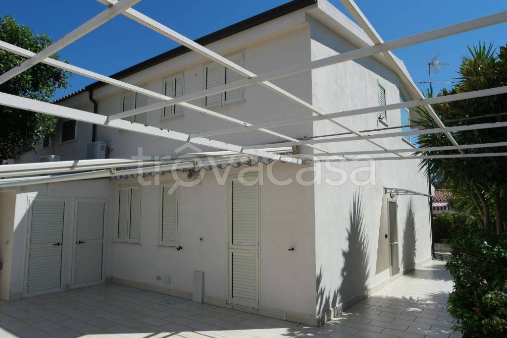 Villa Bifamiliare in in vendita da privato a Condofuri superstrada Ionica