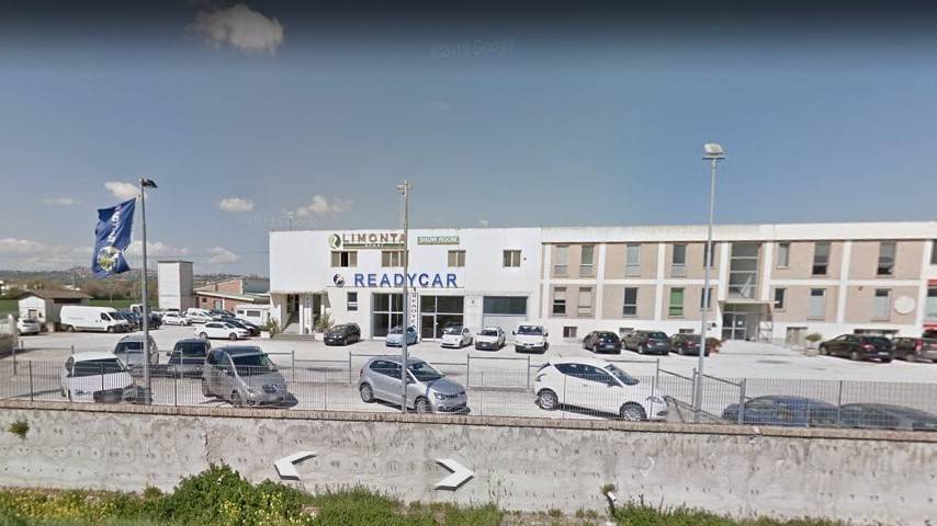 Capannone Industriale in vendita a Potenza Picena strada Statale Helvia Recina