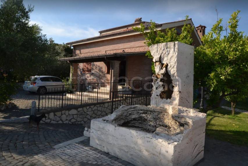 Villa in affitto a Genzano di Roma strada Comunale di Montegiove, 18