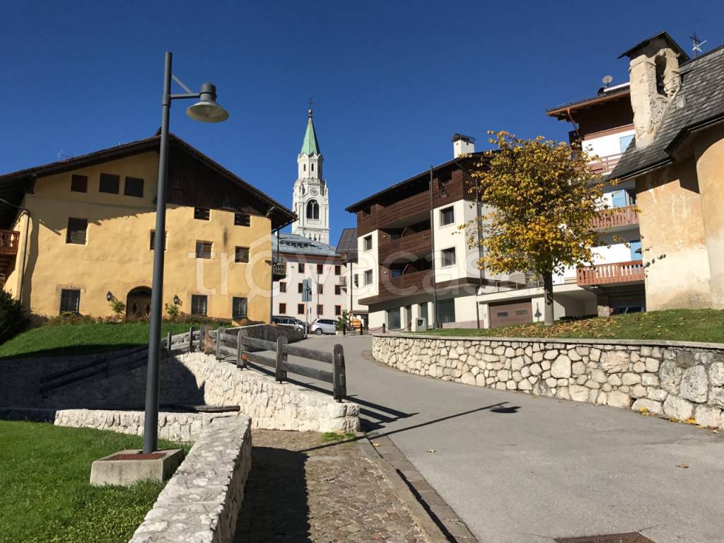 Villa in vendita a Cortina d'Ampezzo località Corso Italia, 120