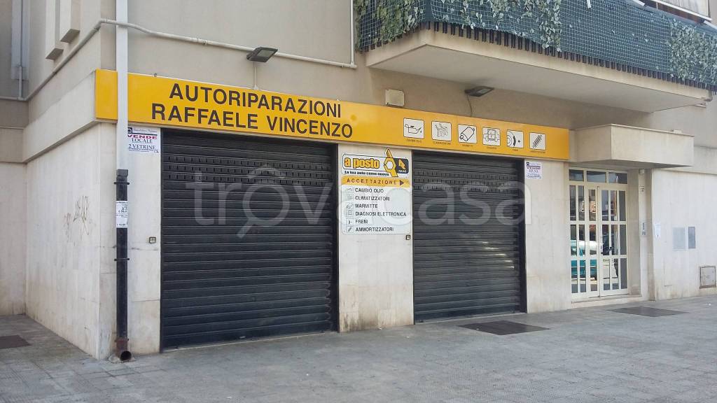 Negozio in vendita a Trani via Giuseppe Parini, 9