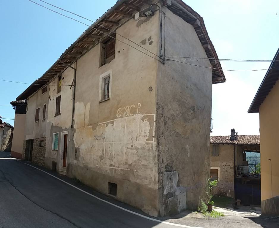 Casa Indipendente in vendita a Treviso Bresciano via Tito Speri, 10