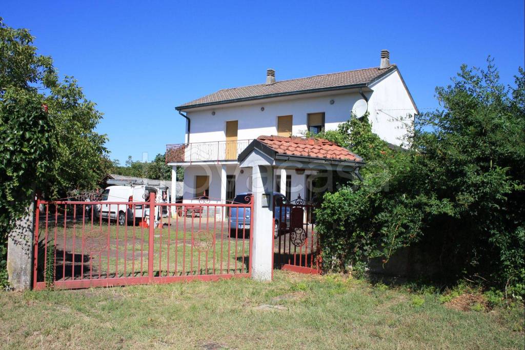 Villa Bifamiliare in in vendita da privato a Verrua Po via Antonio Canova, 79