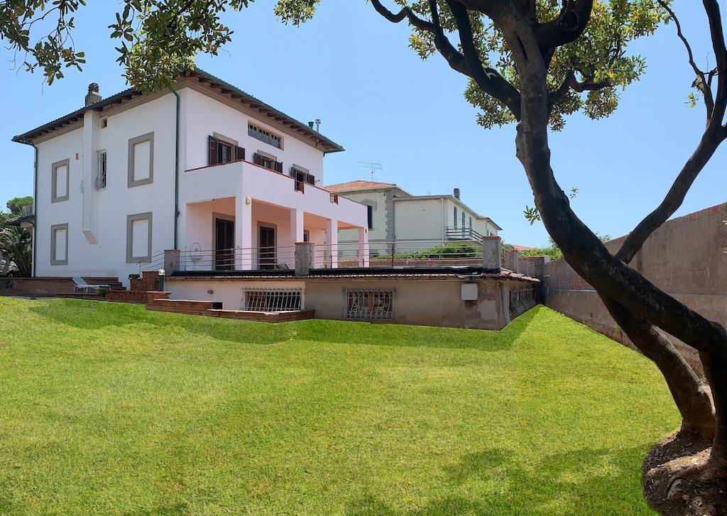 Villa Bifamiliare in vendita a Rosignano Marittimo viale Trieste