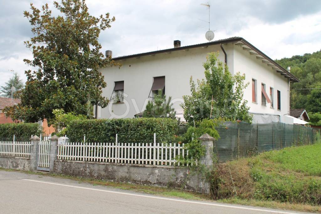 Villa Bifamiliare in vendita a Traversetolo strada Val Termina, 21