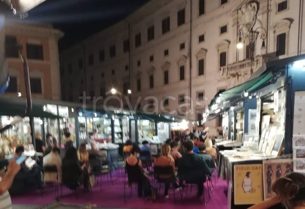 Negozio in in vendita da privato a Roma piazza Borghese, 1