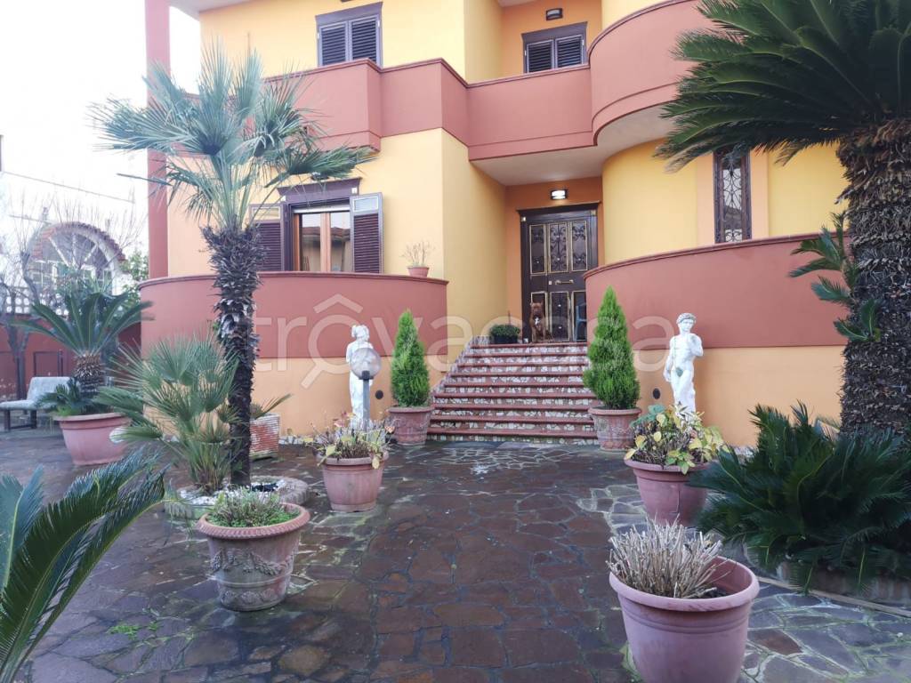 Villa in vendita a Giugliano in Campania via Signorelle a Patria