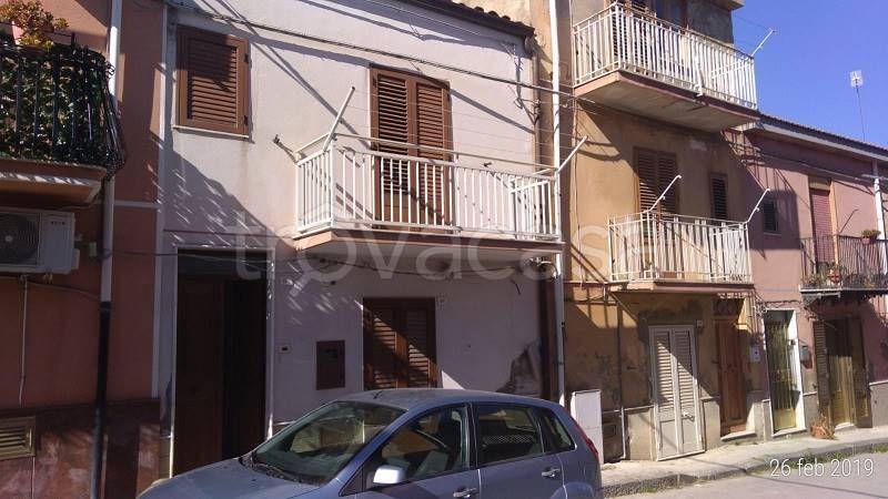 Appartamento in vendita a Santa Caterina Villarmosa via avvocato Gallina