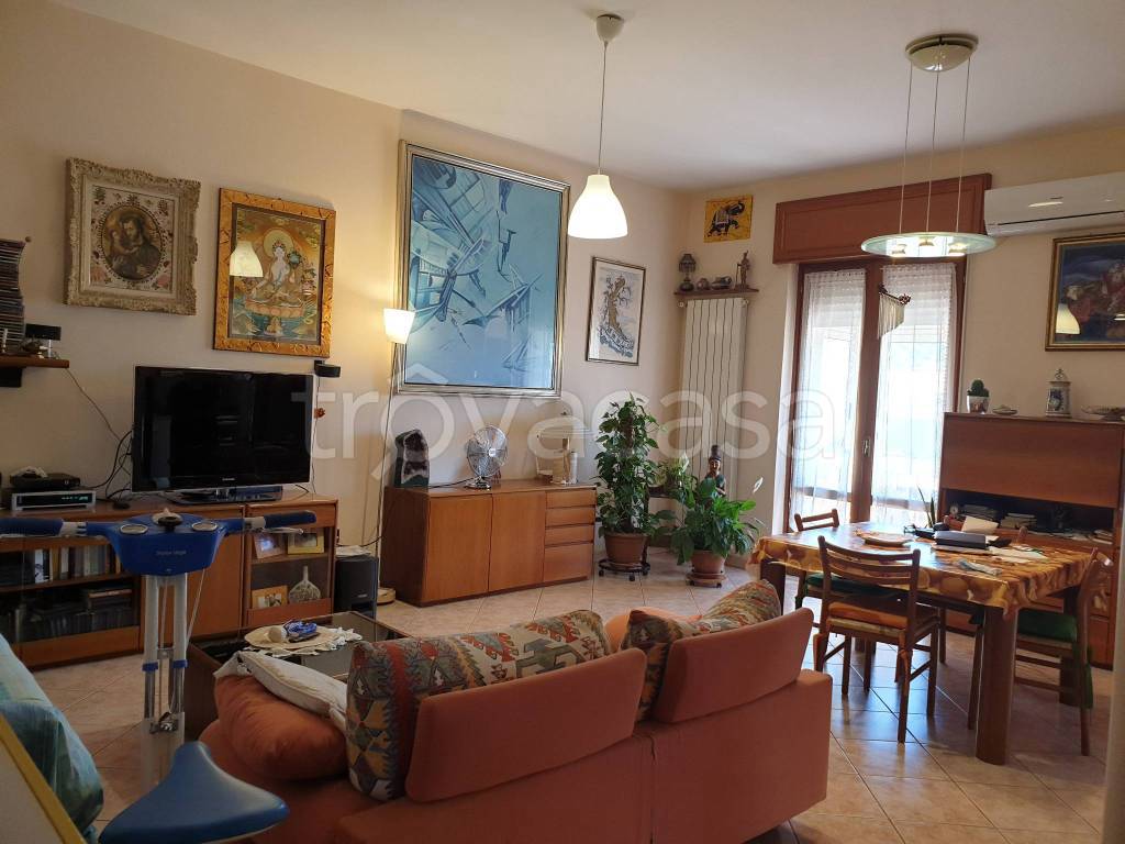 Appartamento in vendita a San Giovanni Rotondo via Giovanni Bovio, 61