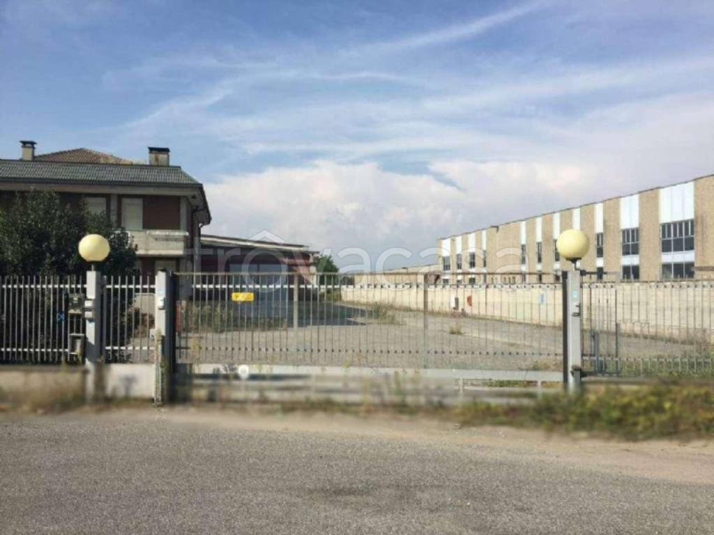 Capannone Industriale in affitto a Fara Gera d'Adda