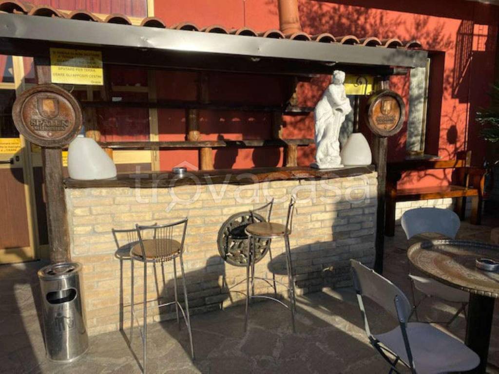 Enoteca/Wine Bar in vendita a Bussero via Monza 15