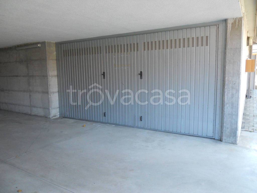 Garage in vendita a Dubino via Colombaio