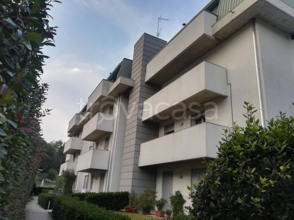 Appartamento in in affitto da privato a Cantù via Giovanni da Cermenate, 68