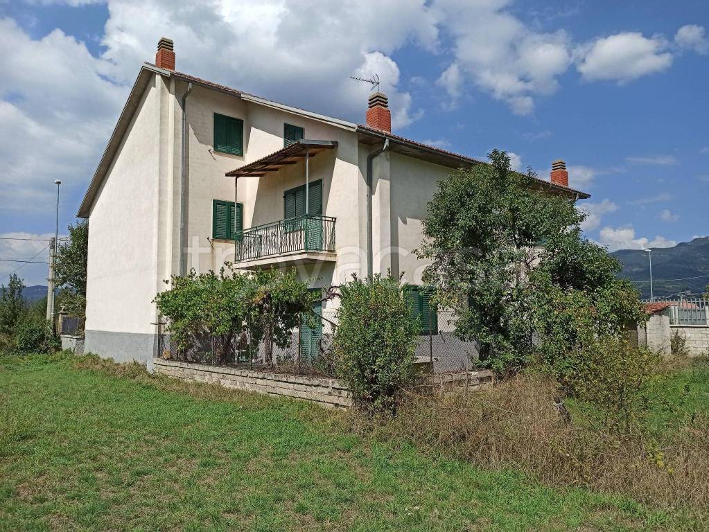 Villa in in vendita da privato a Montereale viale Alessandro Manzoni
