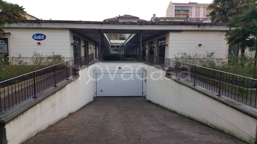 Garage in vendita a Rivarolo Canavese corso Torino, 70