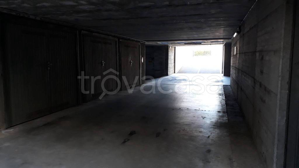 Garage in vendita a Rivoli via Fratelli Macario, 64