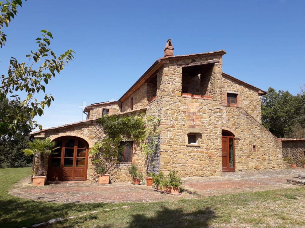 Casale in vendita a Monte San Savino via Senese Aretina