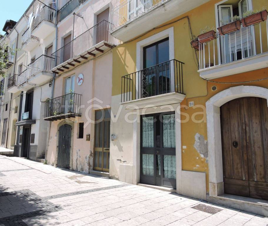 Appartamento in in vendita da privato ad Altavilla Irpina corso Giuseppe Garibaldi, 24