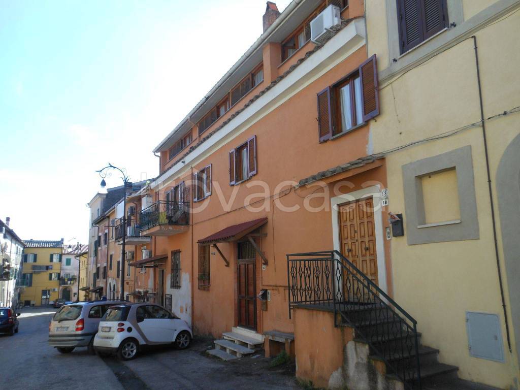 Appartamento in in vendita da privato a Rignano Flaminio via Giuseppe Garibaldi, 18