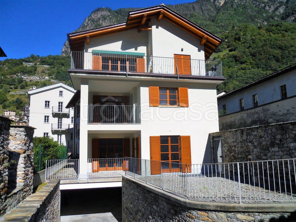 Appartamento in vendita a Chiavenna vicolo di Mulini