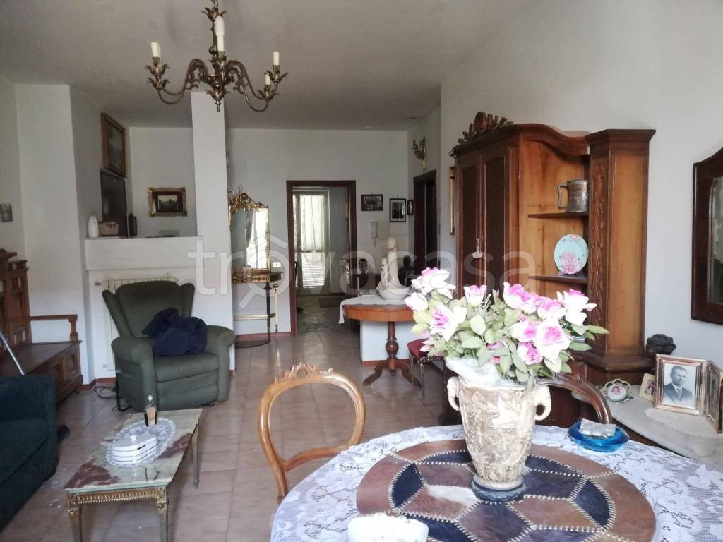 Appartamento in in vendita da privato a Carinaro via Zampella, 12