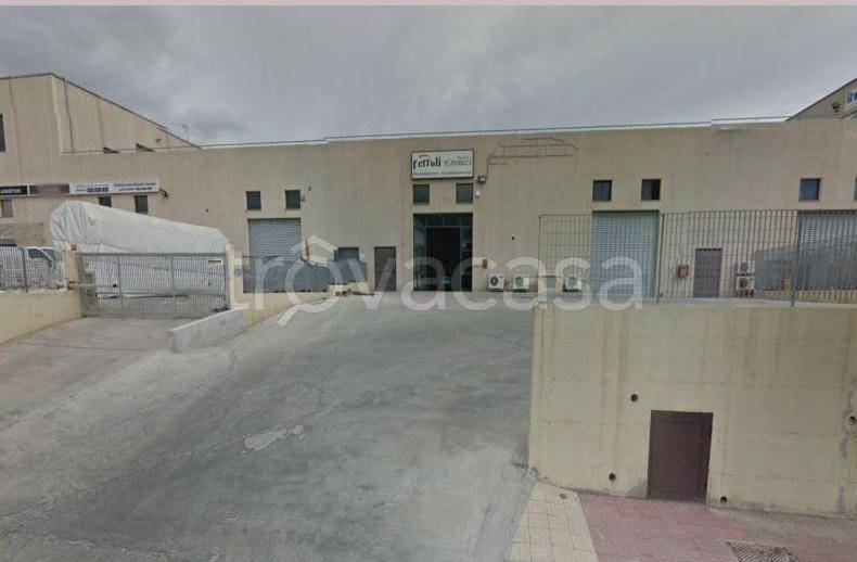 Capannone Industriale in vendita a Sassari via Predda Niedda Strada 1, 28