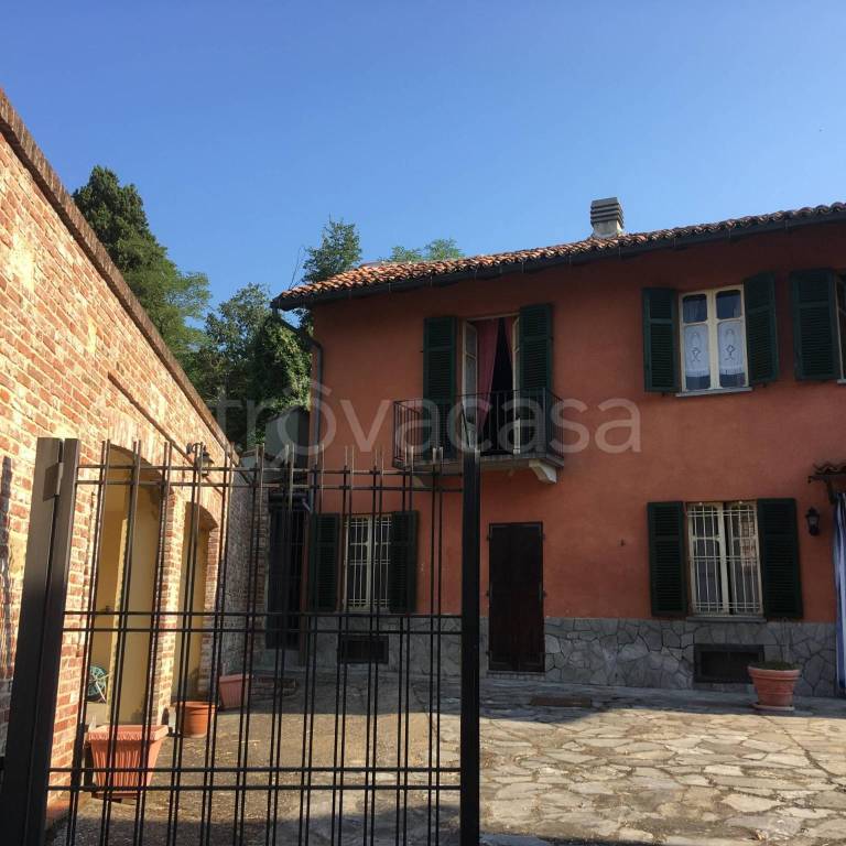 Casa Indipendente in vendita a Vignale Monferrato via Giuseppe Verdi