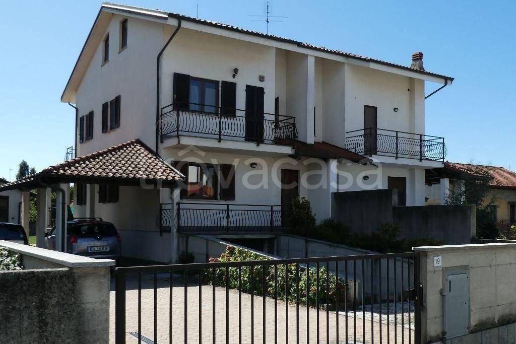 Villa Bifamiliare in in vendita da privato a Brandizzo via Leinì