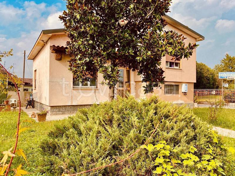 Villa in vendita a Mortara via Raffaello Sanzio
