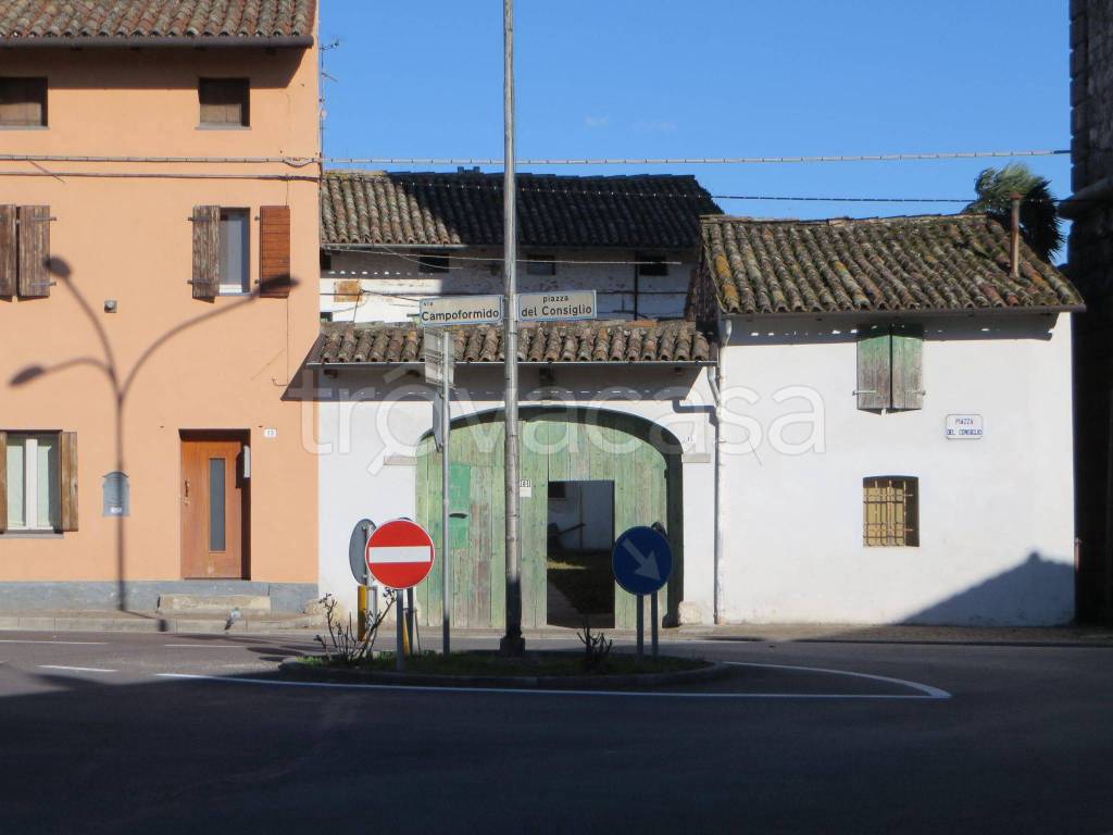 Rustico in in vendita da privato a Pozzuolo del Friuli piazza del Consiglio, 14