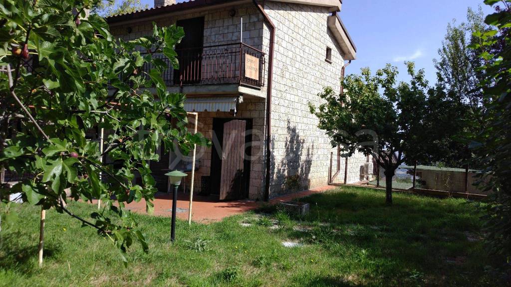 Villa a Schiera in in vendita da privato a Sarteano via Monte Cervino, 12 (95)