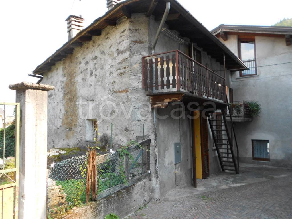 Villa in vendita a Fusine via Roma