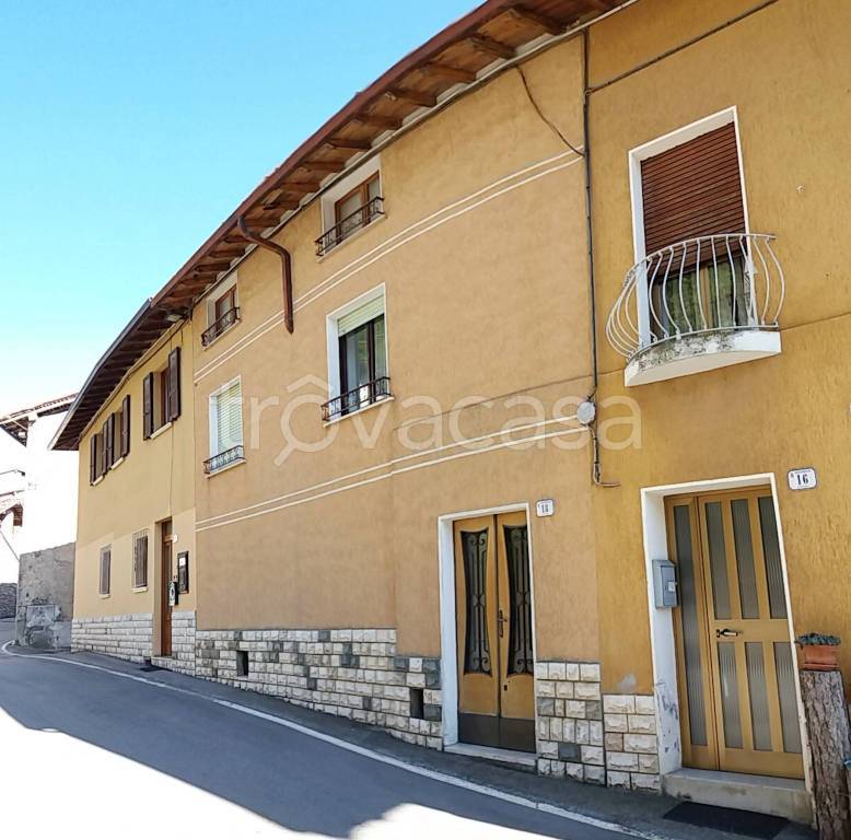 Casa Indipendente in vendita a Treviso Bresciano via Tito Speri, 18