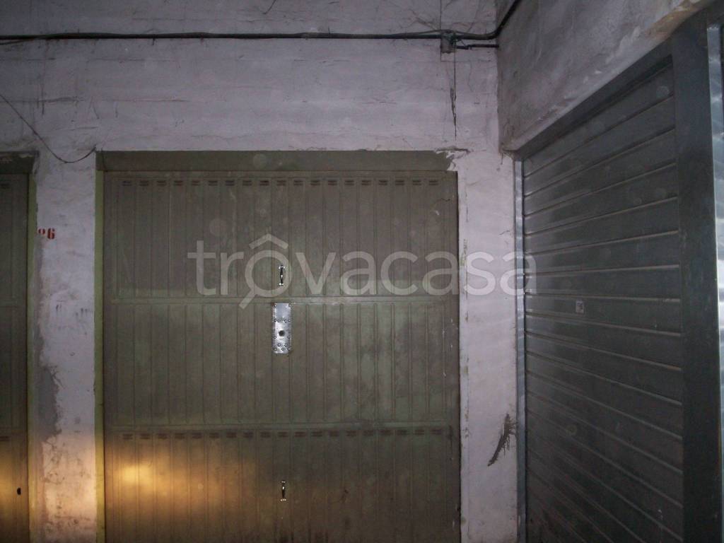 Garage in vendita a Guidonia Montecelio viale Trieste, 19