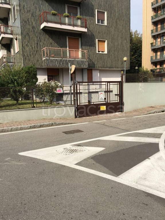 Garage in vendita a San Donato Milanese via Trento, 4