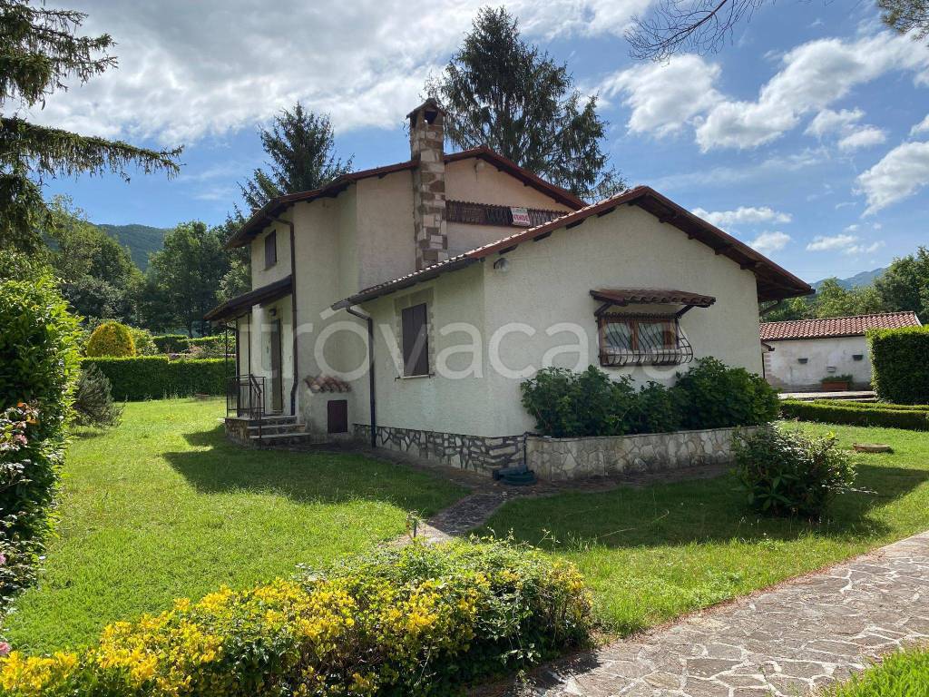 Villa in in vendita da privato a Rocca di Botte sp111