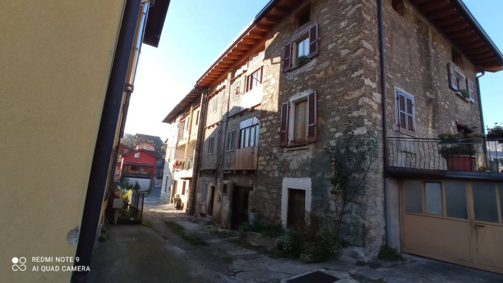 Casa Indipendente in vendita a Ossimo via San Rocco