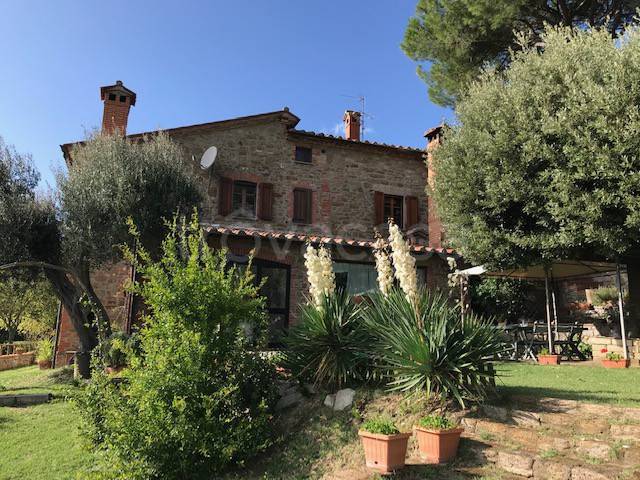 Villa in vendita a Passignano sul Trasimeno via Enrico Fermi