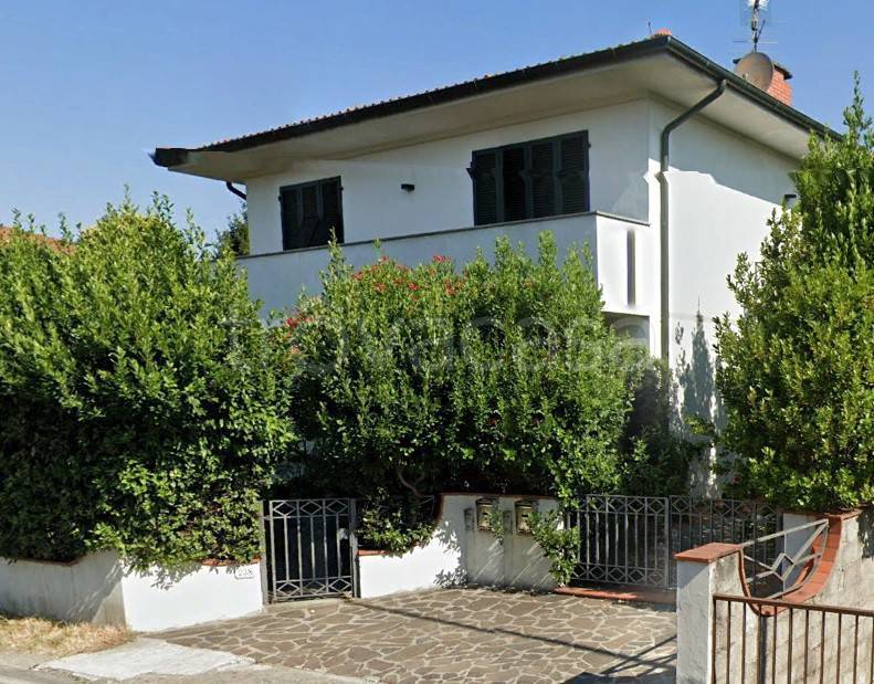 Appartamento in vendita a Lucca via Teresa Bandettini
